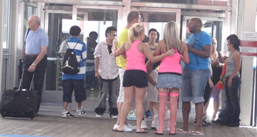 These pink ladies above were waiting for an L train across the platform from me. I am unsure what up with the pink, but it appeared to be on purpouse...